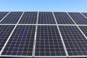 太陽光パネルを無料で設置する方法は？